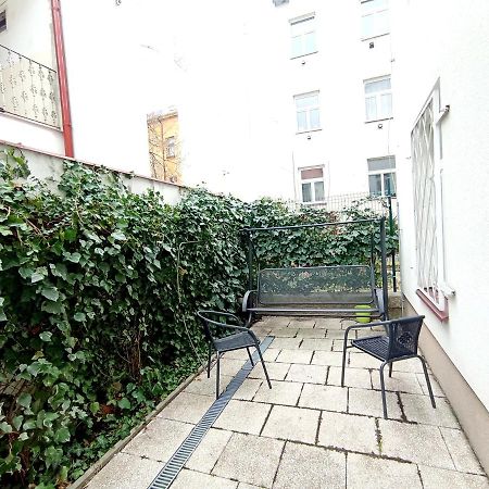 Apartments Captain Grand Prag Exteriör bild